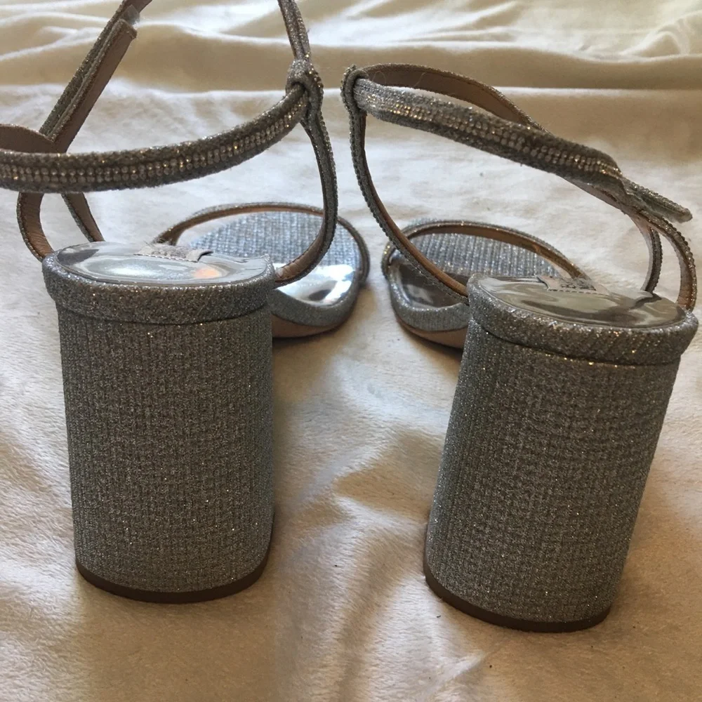 Badgley Mischka Silver Heels with Strappy Design Sz 10